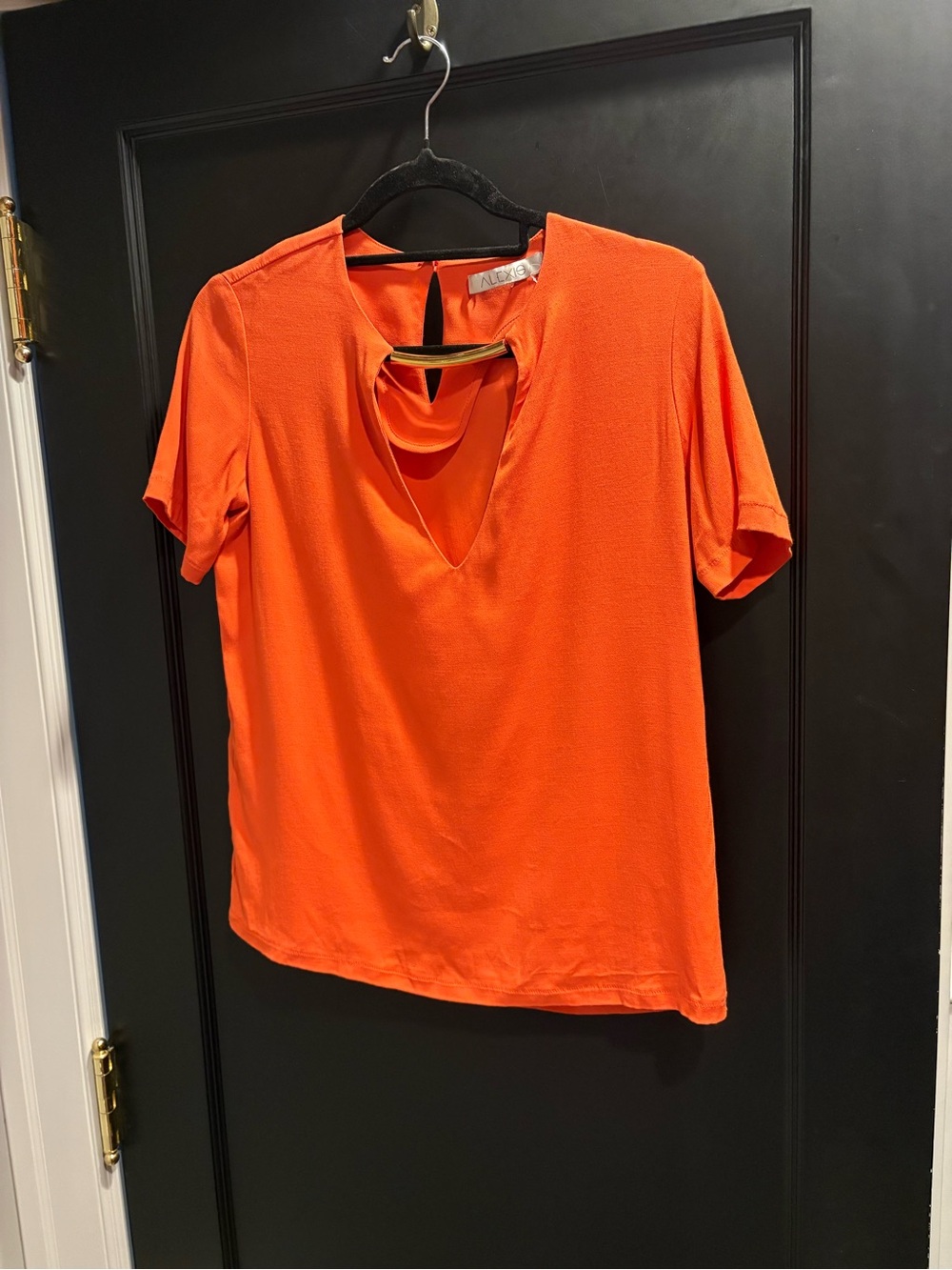 Alexis Orange Keyhole Neck gold tube Short Sleeve Top as is no size medium ? S?
